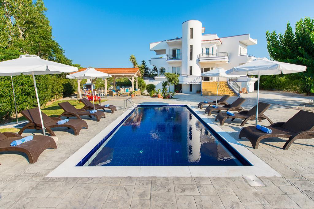 Villa Giovanni Faliraki Buitenkant foto